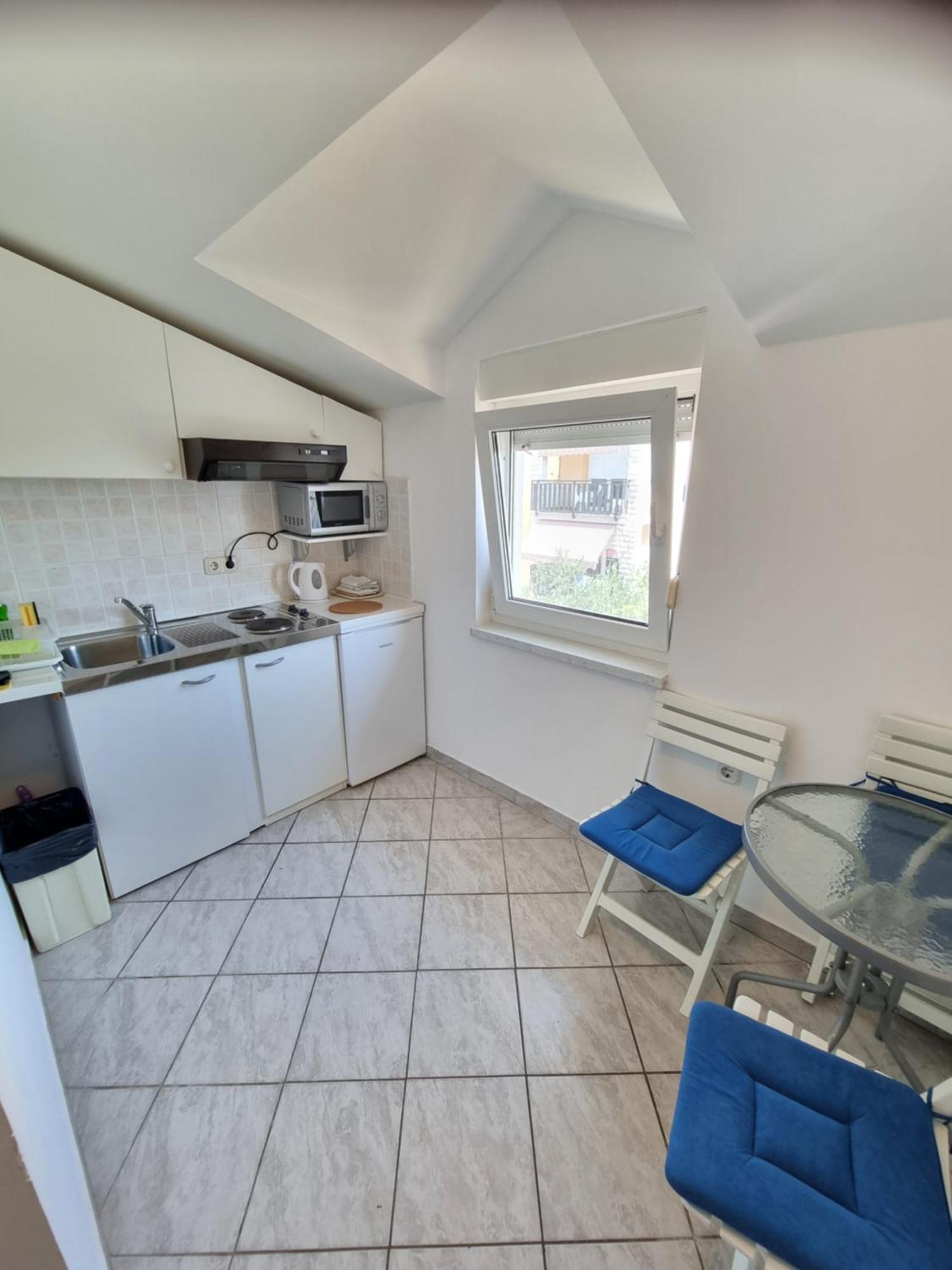 Gloria Apartman *