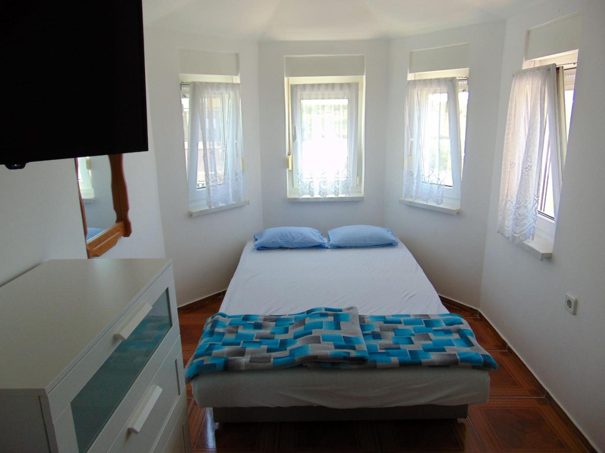 Gloria Apartment